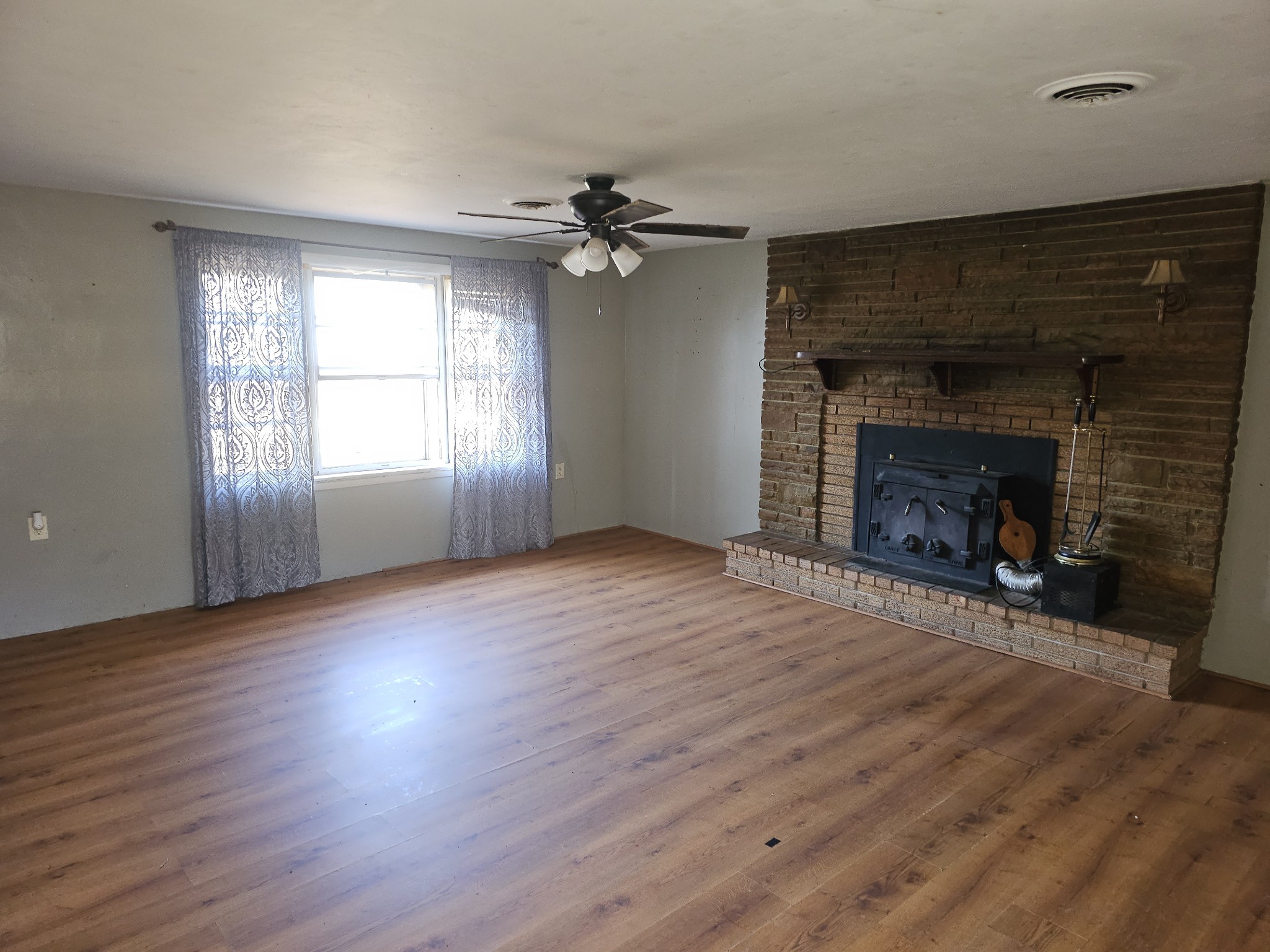 409 Tom Welch Road Crossville, TN 38571 - Photo 2 of 10