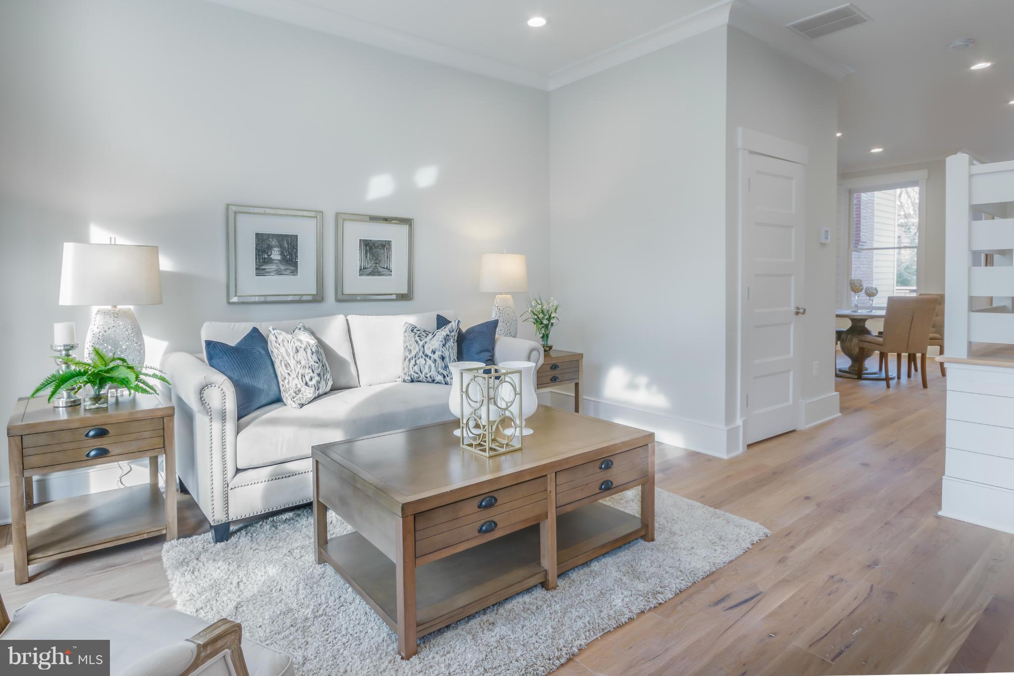 237 12th Street Northeast Washington, DC 20002 - Photo 4 of 30 Living Room