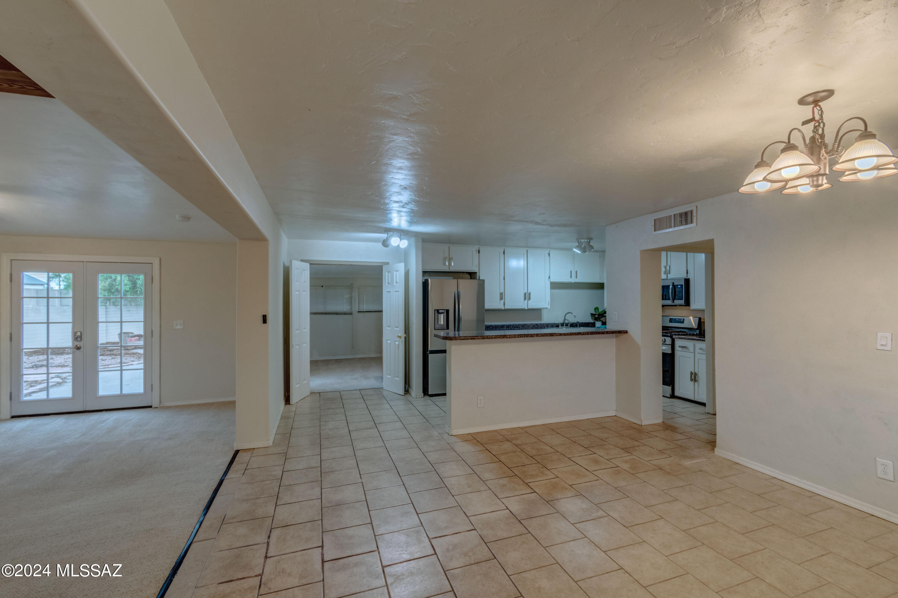 3324 East Silverlake Road Tucson, AZ 85713 - Photo 4 of 40 Gallery Image 4