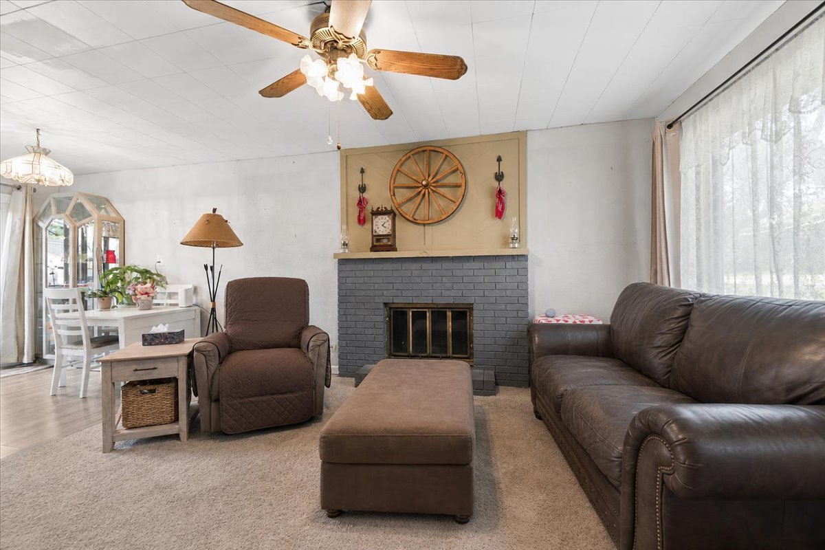 1140 Rathbone Avenue Aurora, IL 60506 - Photo 2 of 18 Gallery Image 2
