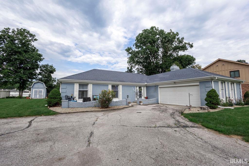1703 North Hawthorne Road Marion, IN 46952 - Photo 2 of 37 Gallery Image 2