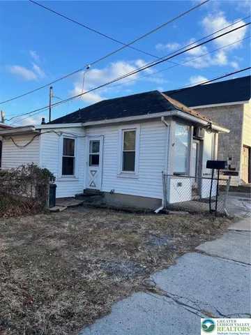$550 | 206 South 16th Street, Wilson, PA 18042