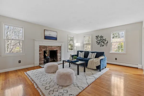 $889,000 | 54 Kettle Hole Road, Bolton, MA 01740