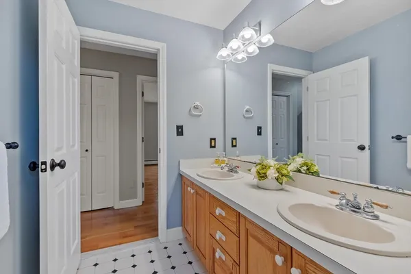 $889,000 | 54 Kettle Hole Road, Bolton, MA 01740