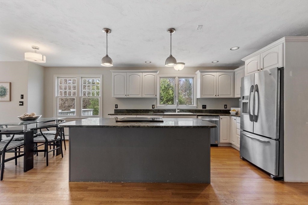 54 Kettle Hole Road Bolton, MA 01740 - Photo 5 of 37