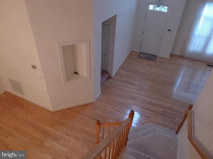 382 Colony Point Place Edgewater, MD 21037 - Photo 4 of 26 Entrance / Foyer