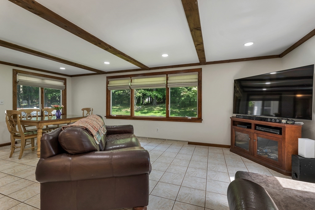 29 Trickett Road Lynnfield, MA 01940 - Photo 7 of 38