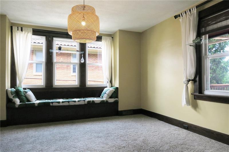 124 Ridgewood Avenue Pittsburgh, PA 15229 - Photo 6 of 21 Dining Room: 13x15