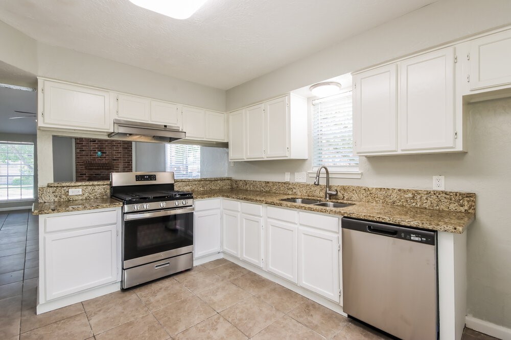 2823 Forestbrook Drive Spring, TX 77373 - Photo 6 of 17