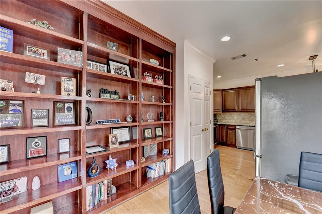 2865 Lenox Road Northeast, Unit 409 Atlanta, GA 30324 - Photo 17 of 38