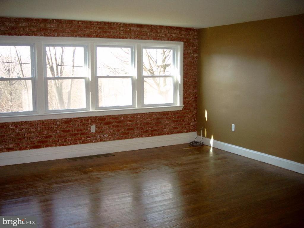 608 Truce Road New Providence, PA 17560 - Photo 5 of 9 Gallery Image 5