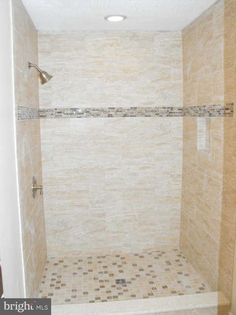 2588 Golfers Ridge Road Annapolis, MD 21401 - Photo 17 of 30 Bath (Master)