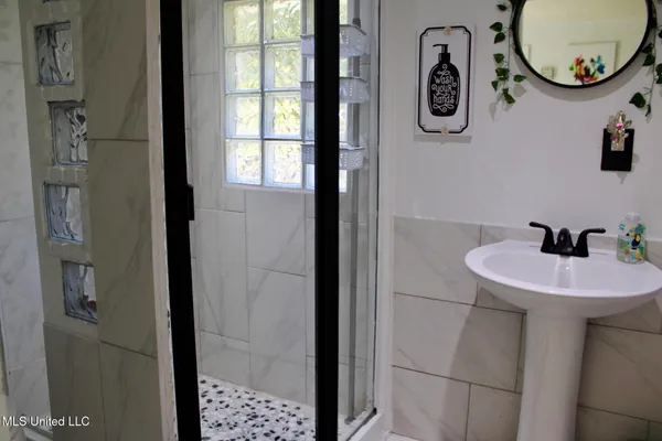 $137,500 | 1401 Ash Street, Ocean Springs, MS 39564