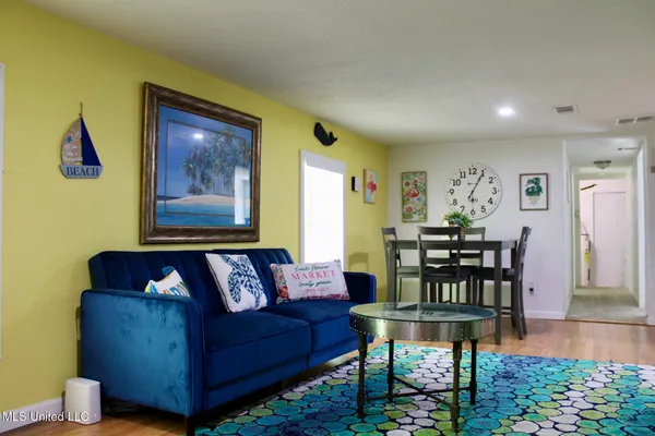 $137,500 | 1401 Ash Street, Ocean Springs, MS 39564