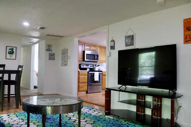 $149,900 | 1401 Ash Street, Ocean Springs, MS 39564