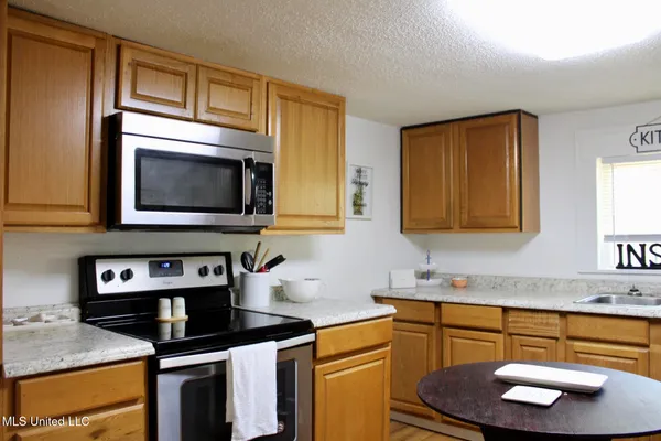 $137,500 | 1401 Ash Street, Ocean Springs, MS 39564