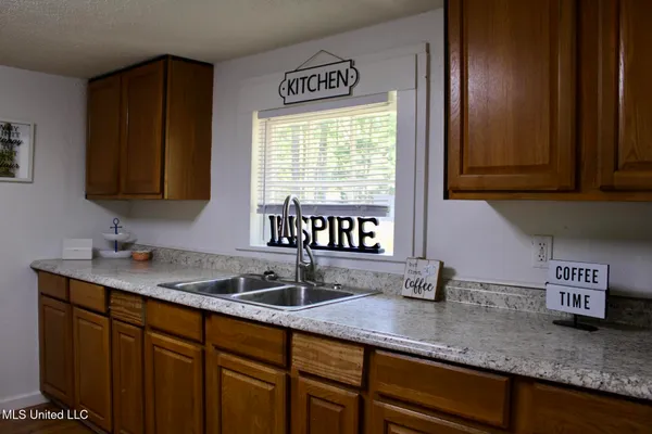 $137,500 | 1401 Ash Street, Ocean Springs, MS 39564