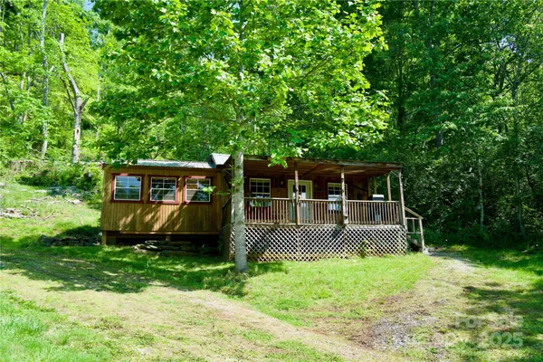 $134,700 | 38 Buchanan Hill Road, Bakersville, NC 28705