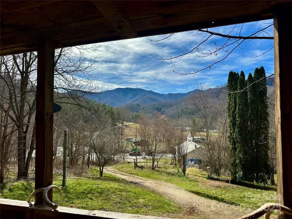 $134,700 | 38 Buchanan Hill Road, Bakersville, NC 28705