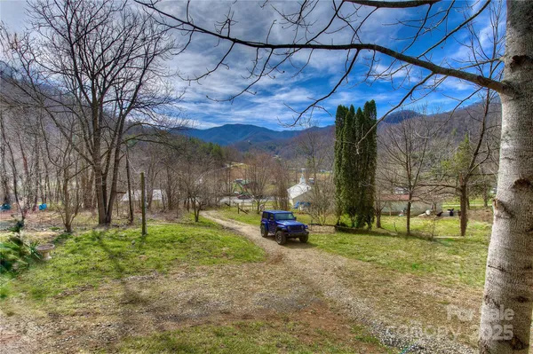 $134,700 | 38 Buchanan Hill Road, Bakersville, NC 28705