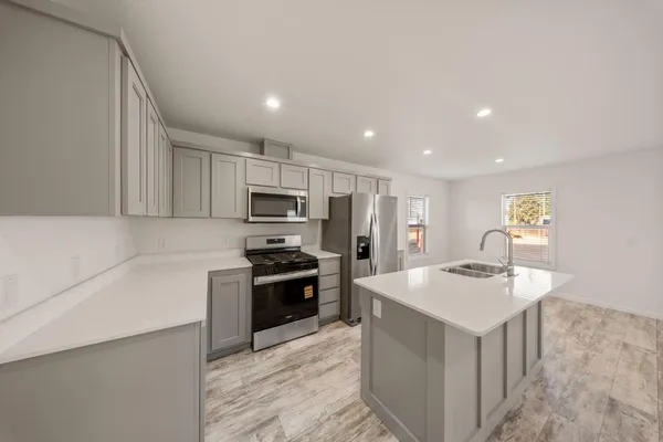 $174,950 | 317 Moffat Boulevard, Unit 20, Manteca, CA 95336