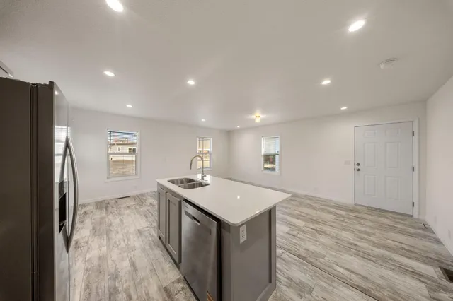 $190,950 | 317 Moffat Boulevard, Unit 20, Manteca, CA 95336