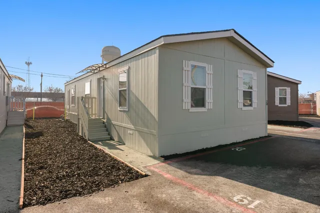 $190,950 | 317 Moffat Boulevard, Unit 20, Manteca, CA 95336