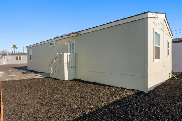 $190,950 | 317 Moffat Boulevard, Unit 20, Manteca, CA 95336