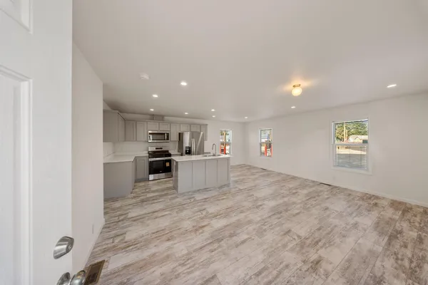 $174,950 | 317 Moffat Boulevard, Unit 20, Manteca, CA 95336