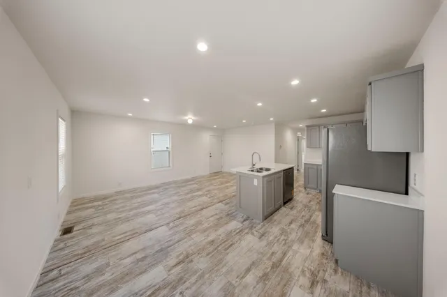 $190,950 | 317 Moffat Boulevard, Unit 20, Manteca, CA 95336