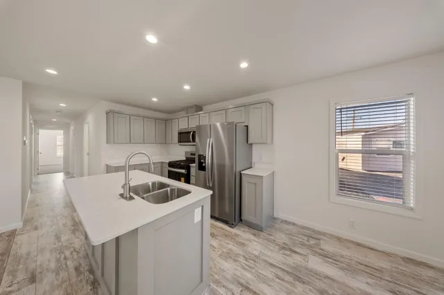 $190,950 | 317 Moffat Boulevard, Unit 20, Manteca, CA 95336