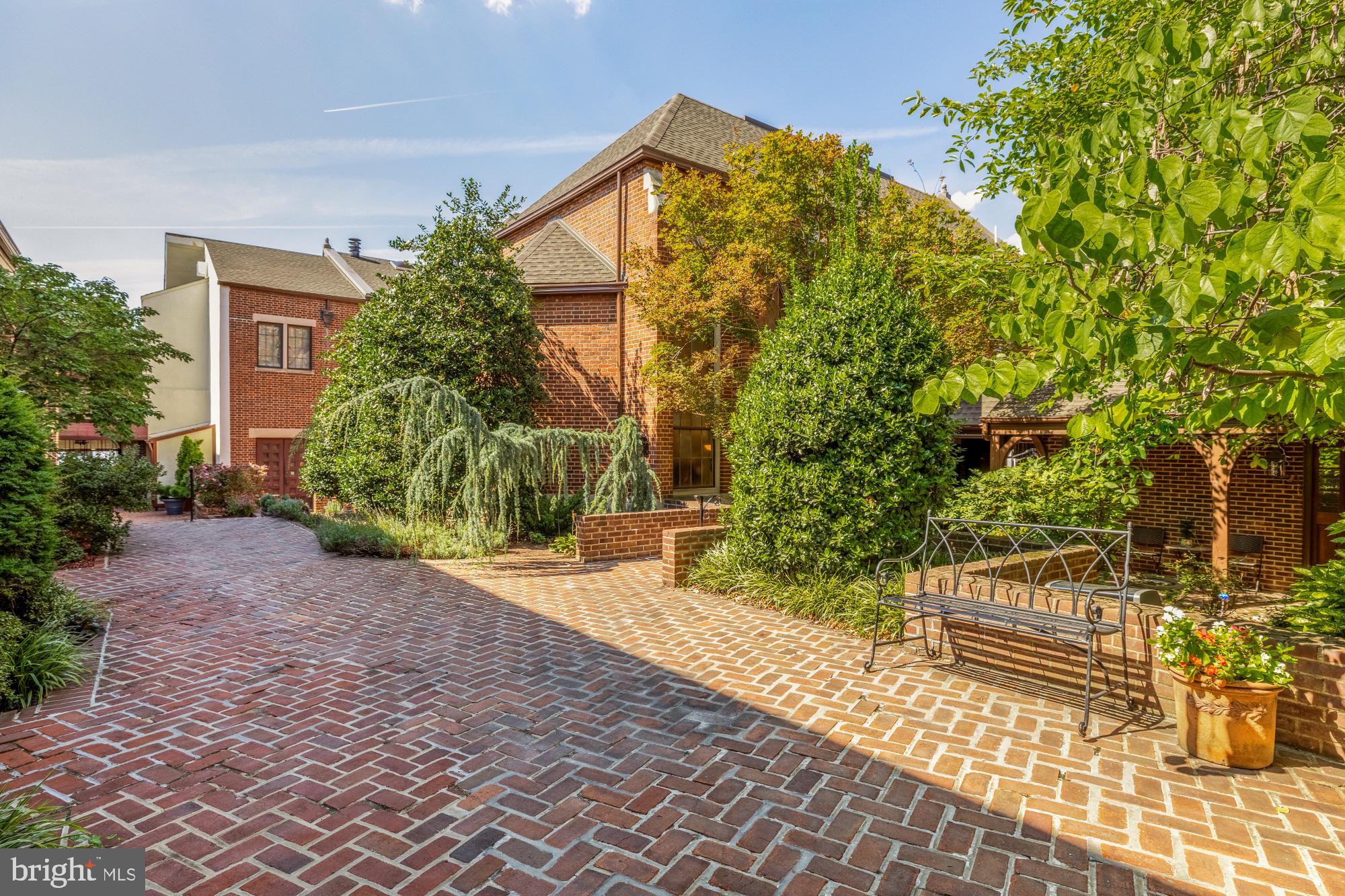 1715 15th Street Northwest, Unit 41 Washington, DC 20009 - Photo 20 of 32 Pretty courtyard setting