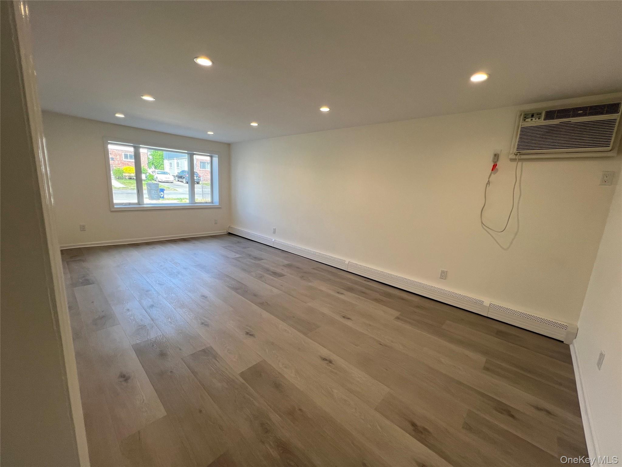 82 Hickory Road Port Washington, NY 11050 - Photo 5 of 11