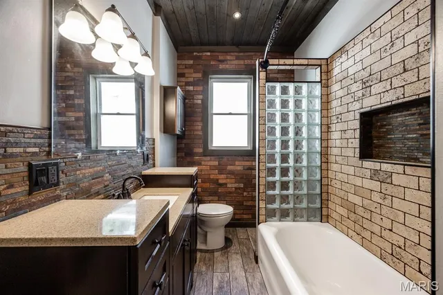 $175,000 | 300 South Jackson Street, Belleville, IL 62220