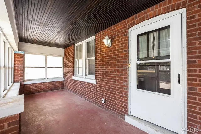 $175,000 | 300 South Jackson Street, Belleville, IL 62220