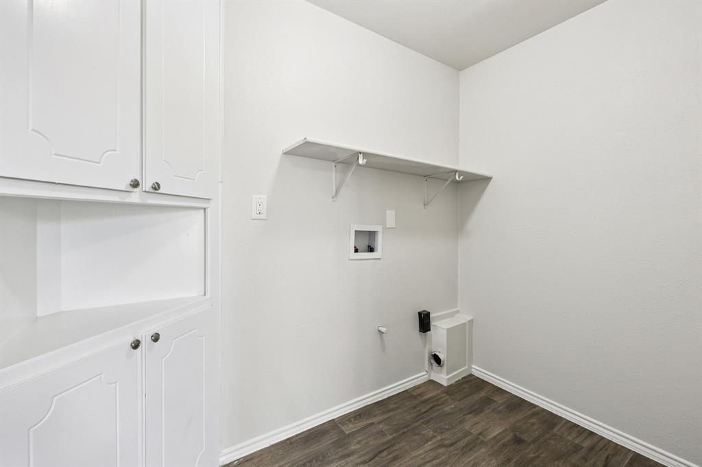 320 Edgewood Street Krum, TX 76249 - Photo 14 of 29 a view of room