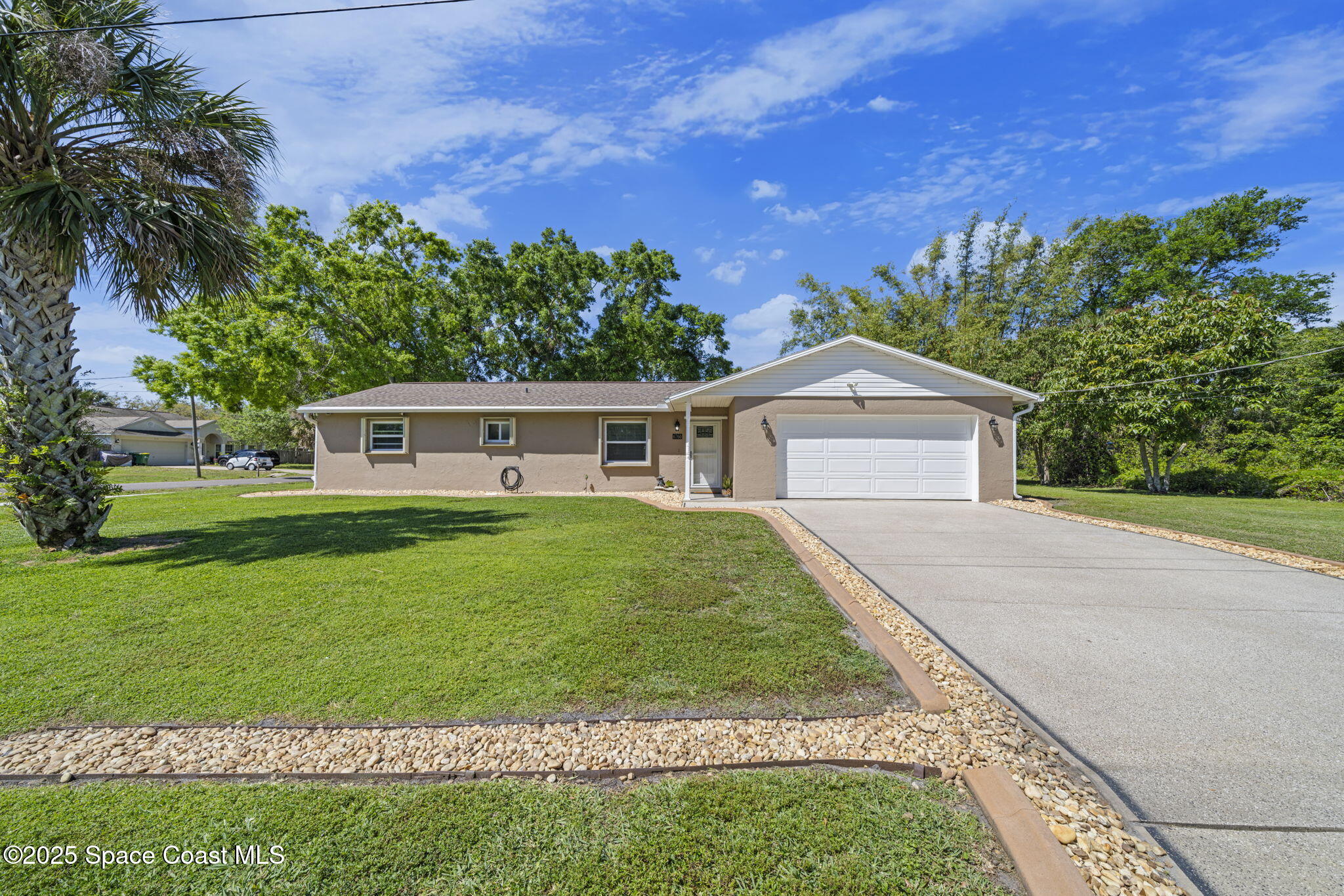 2-web-or-mls-6760-haddington-rd