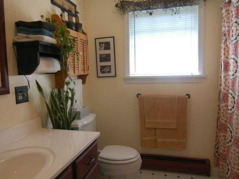 293 Hankerson Road Chelsea, ME 04330 - Photo 22 of 28 Bathroom. Upstairs Full Bathroom