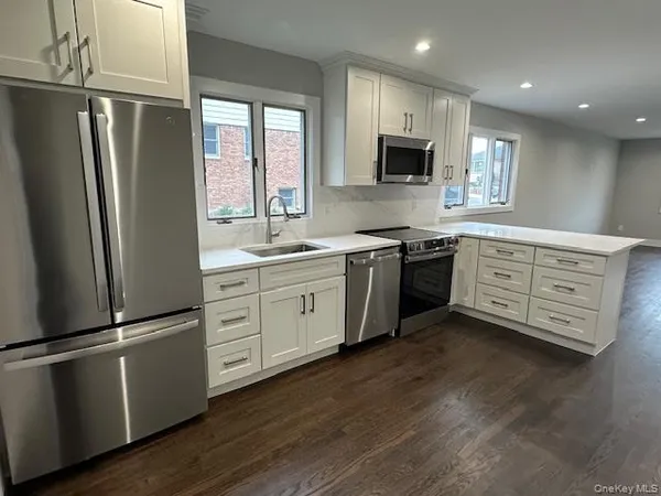 $4,900 | 5 Linwood Road North, Unit 1, Port Washington, NY 11050