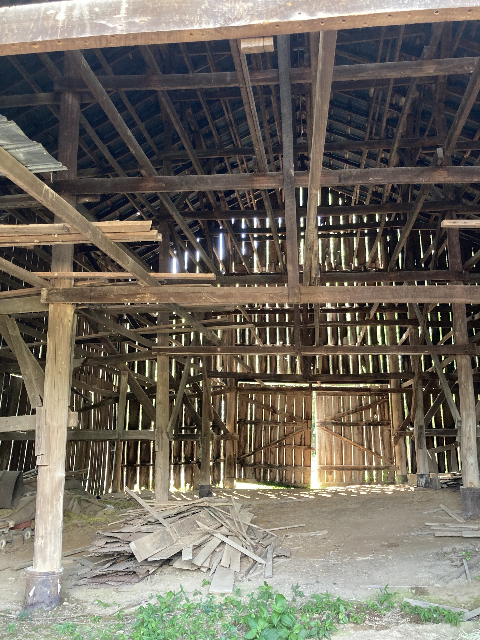 12 Joy Road Mount Pleasant, TN 38474 - Photo 4 of 6 a view of a porch