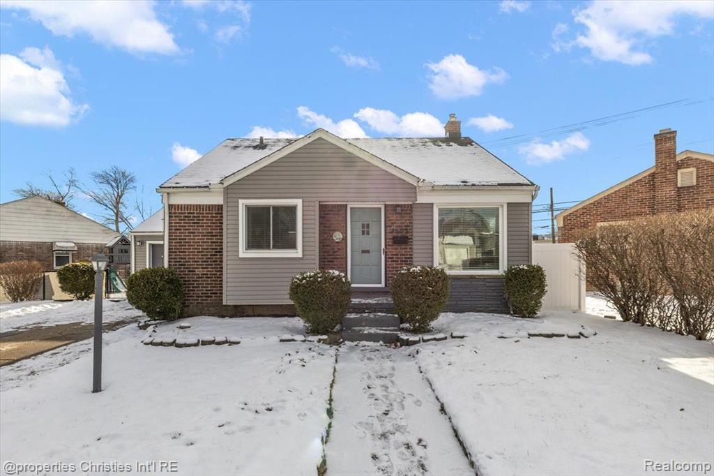 4103 Grandview Road Royal Oak, MI 48073 - Photo 1 of 30