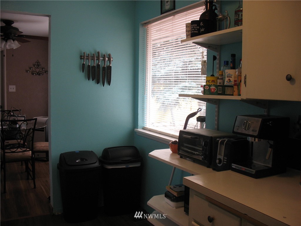 8523 Terrace Road Southwest Lakewood, WA 98498 - Photo 4 of 15