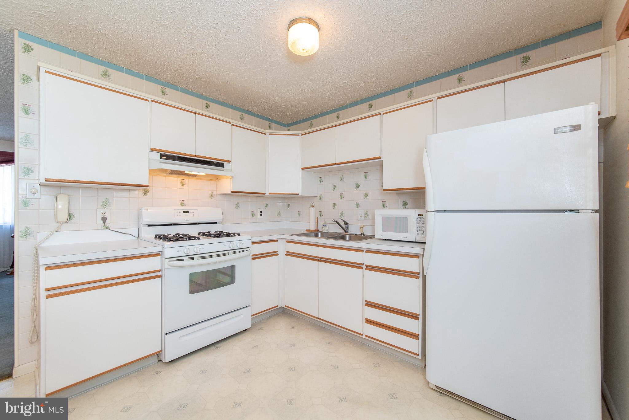 428 Brownell Road Baltimore, MD 21220 - Photo 11 of 37 Kitchen
