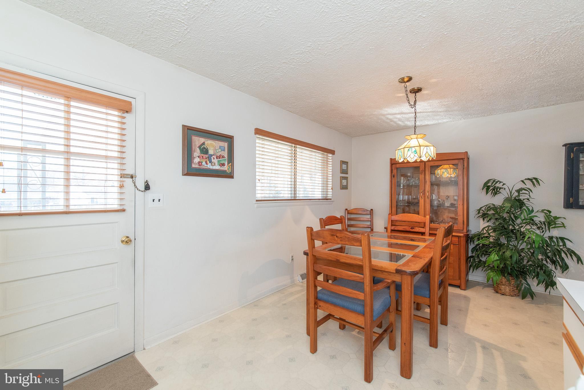 428 Brownell Road Baltimore, MD 21220 - Photo 13 of 37 Dining Area