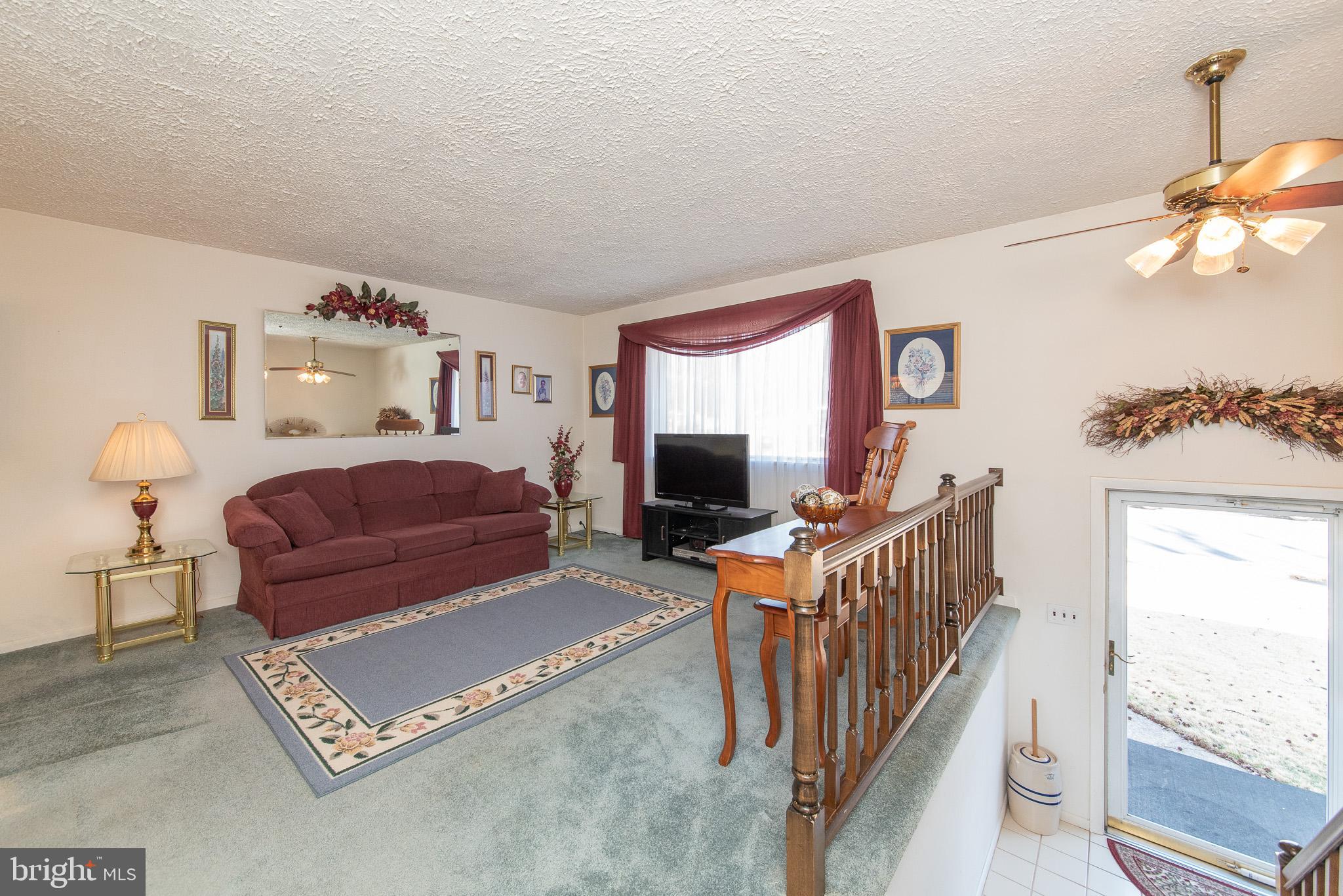428 Brownell Road Baltimore, MD 21220 - Photo 3 of 37 Living Room