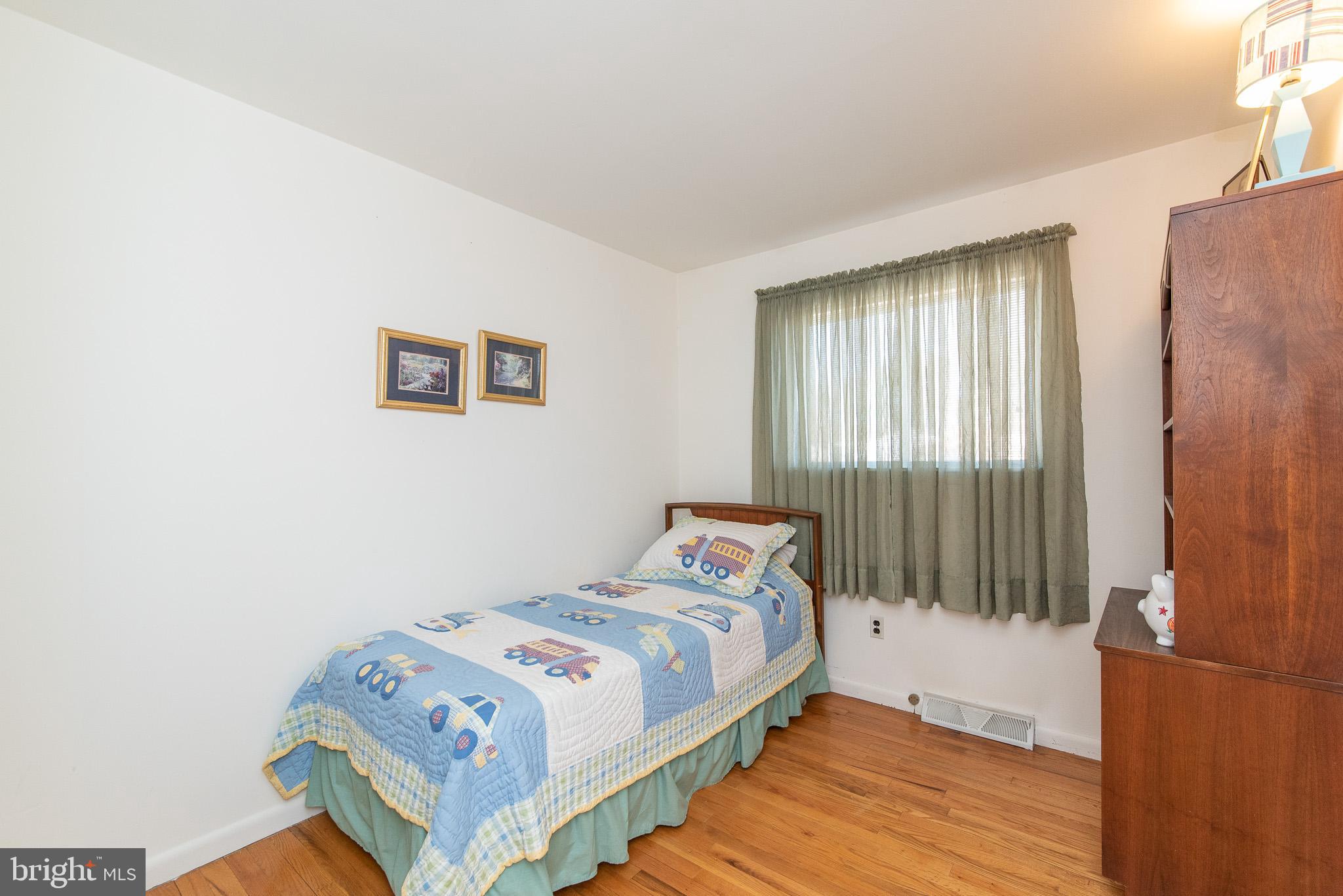 428 Brownell Road Baltimore, MD 21220 - Photo 22 of 37 Bedroom 3