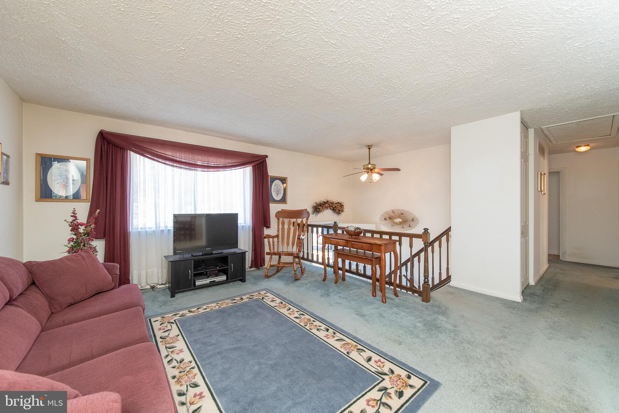 428 Brownell Road Baltimore, MD 21220 - Photo 4 of 37 Living Room