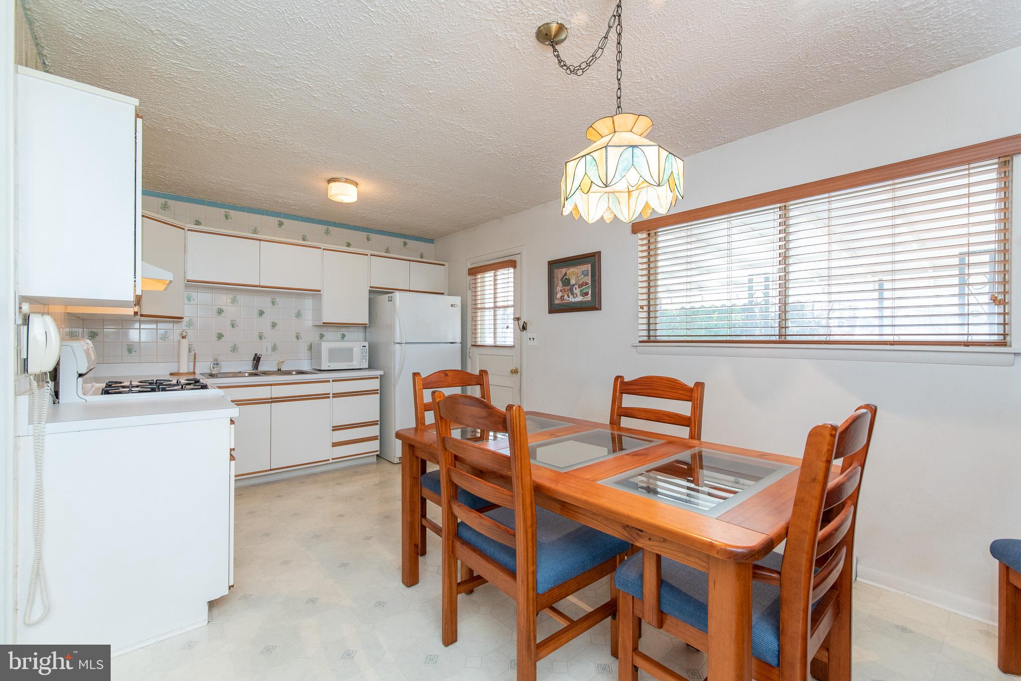 428 Brownell Road Baltimore, MD 21220 - Photo 7 of 37 Dining & Kithcen Area