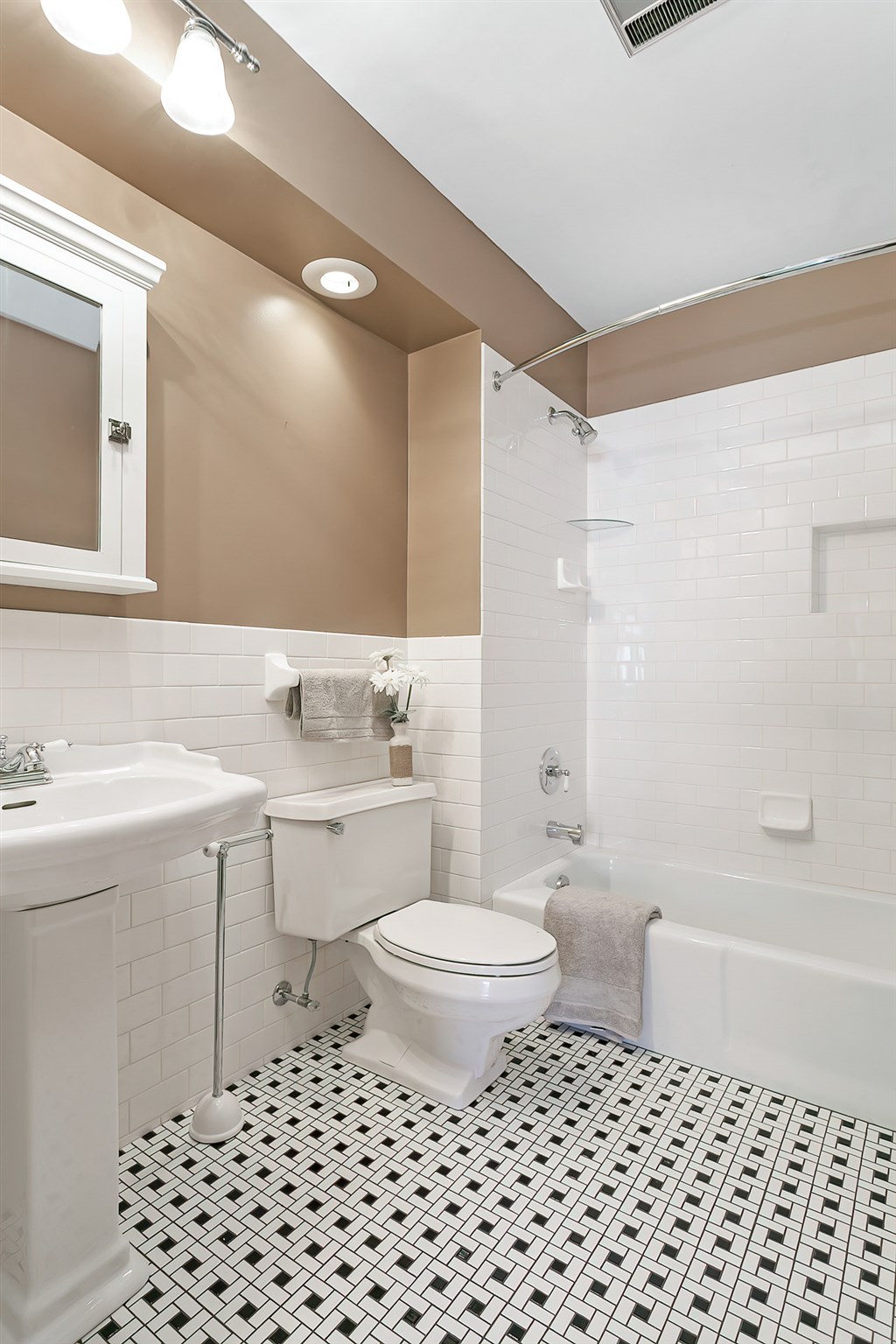 3235 Quail Ridge Road Bettendorf, IA 52722 - Photo 38 of 45 Gallery Image 38