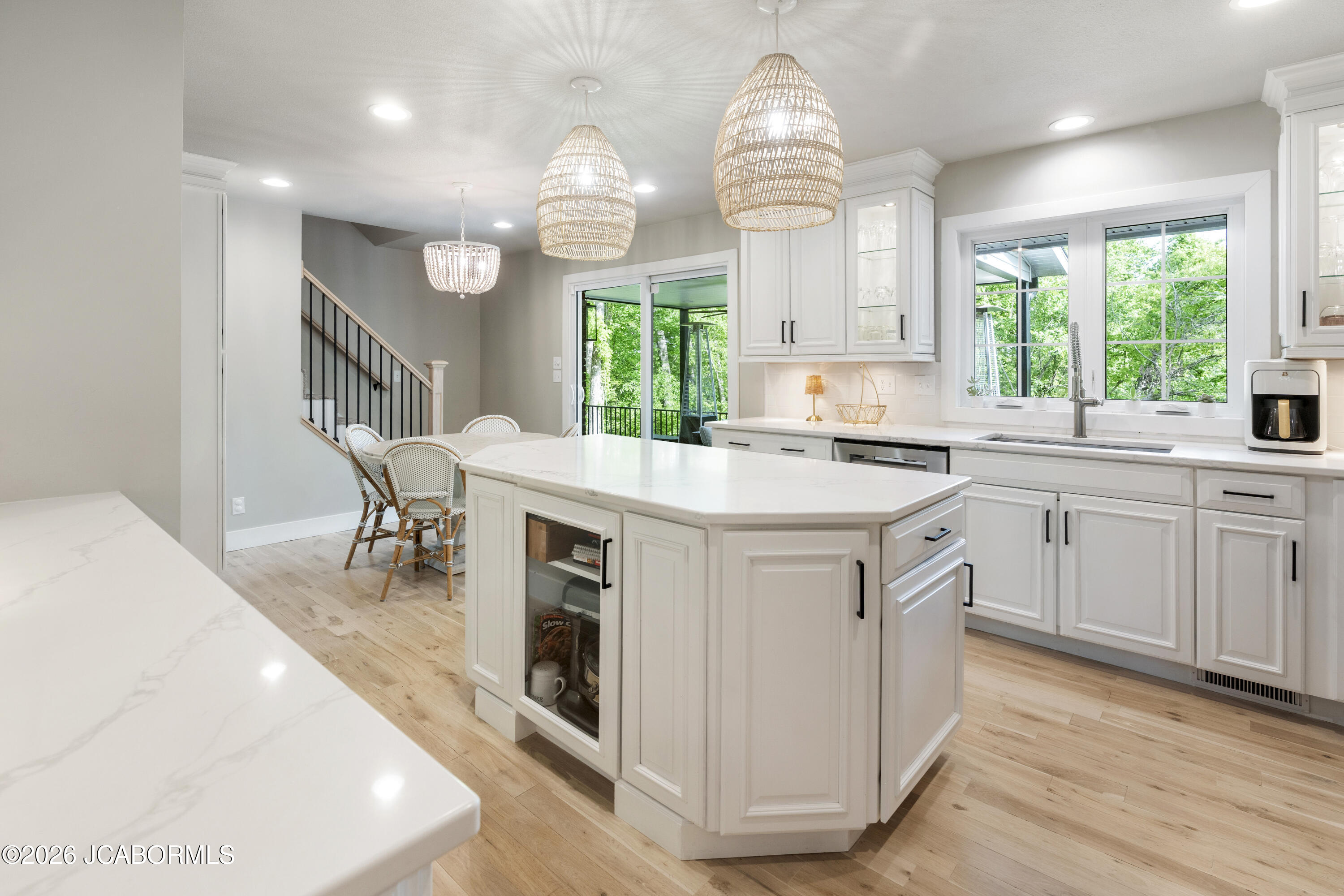 732 Hobbs Road Jefferson City, MO 65109 - Photo 8 of 42 A7_08496